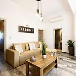 Louros House Apartamento *