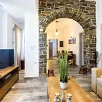 Louros House