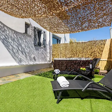 Louros House アパート *