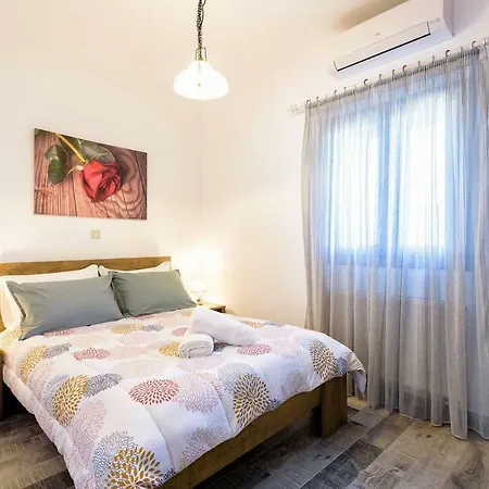 Louros House アパート