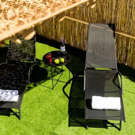 Louros House アパート *