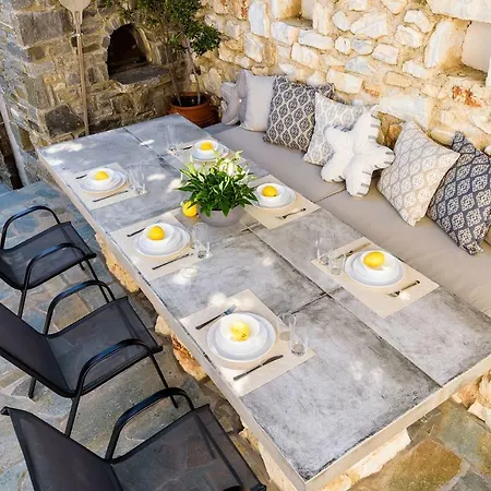 Louros House Apartman Mármara