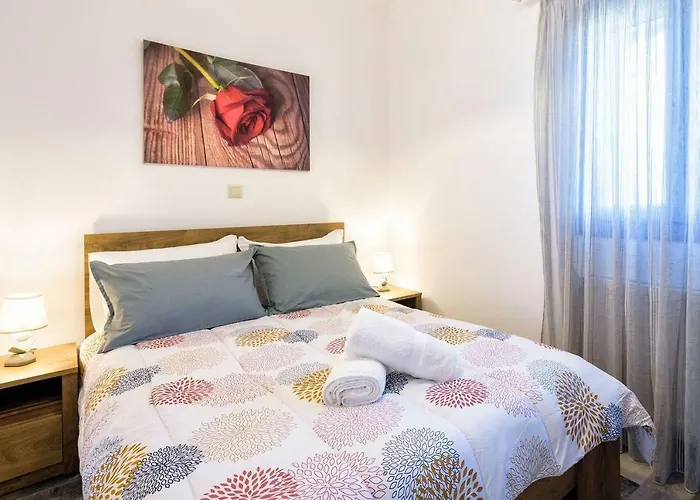 Louros House Апартаменты *