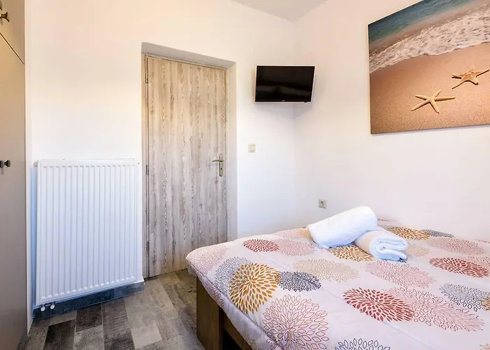 Louros House Apartment *