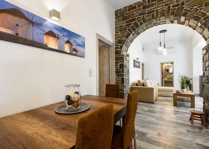 Апартаменты Louros House *