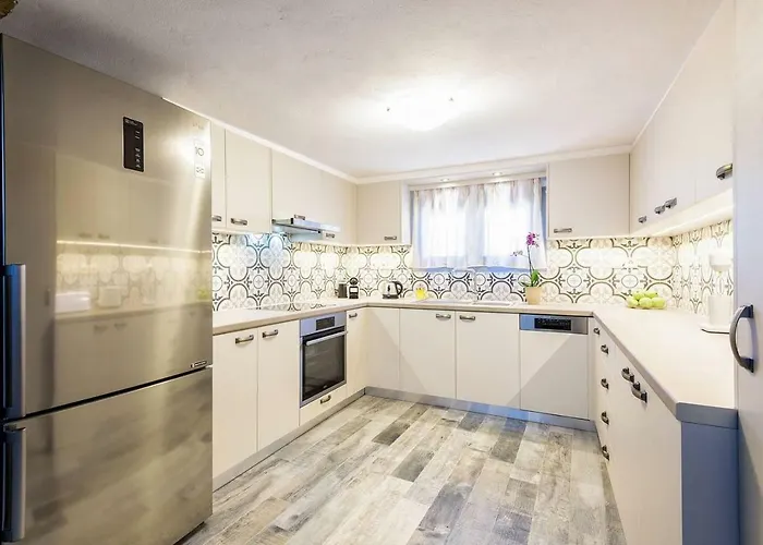 Louros House Апартаменты *