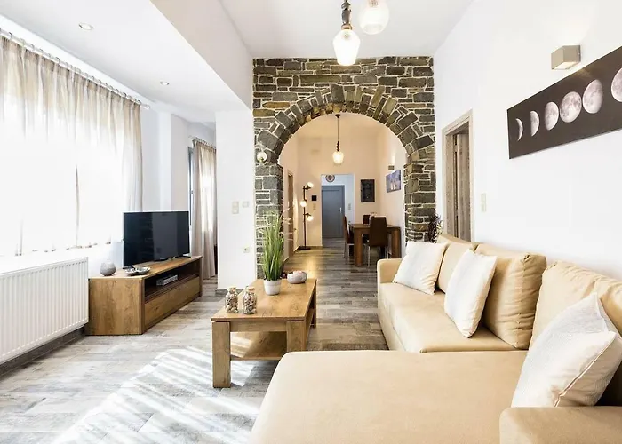 Апартаменты Louros House