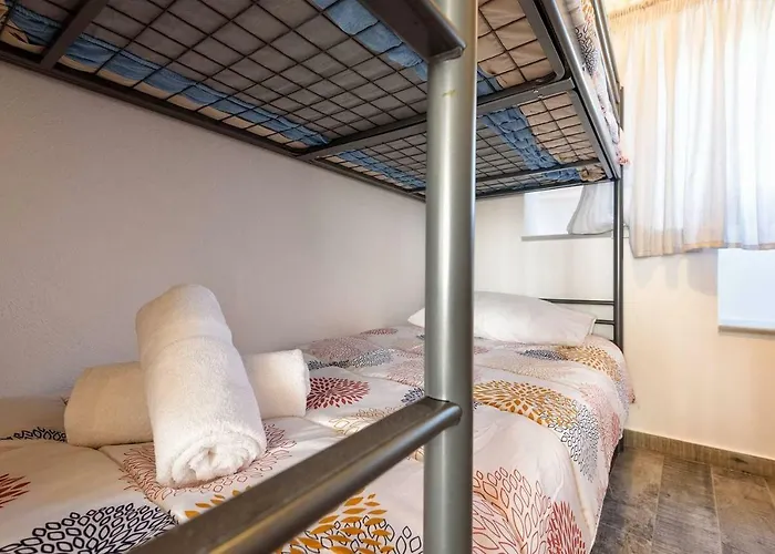 Louros House Apartman